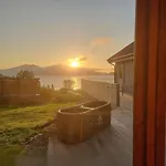 بيت للعطل Discover The Ultimate Aurora Escape With A Cozy Outdoor Sauna And Hot Tub *