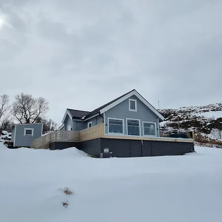 Discover The Ultimate Aurora Escape With A Cozy Outdoor Sauna And Hot Tub
