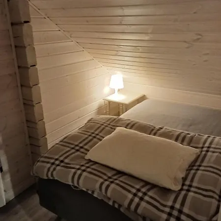 Discover The Ultimate Aurora Escape With A Cozy Outdoor Sauna And Hot Tub Karlsøy
