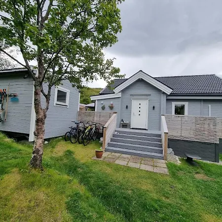 Discover The Ultimate Aurora Escape With A Cozy Outdoor Sauna And Hot Tub * Karlsøy