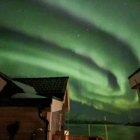 Discover The Ultimate Aurora Escape With A Cozy Outdoor Sauna And Hot Tub Karlsøy