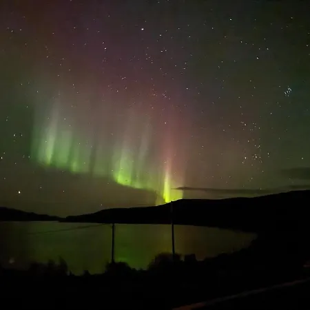 Discover The Ultimate Aurora Escape With A Cozy Outdoor Sauna And Hot Tub 度假居 Karlsøy