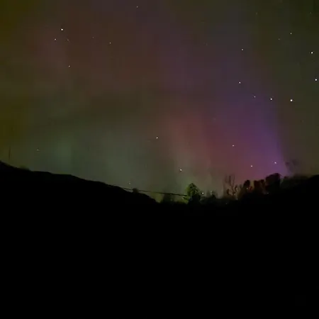Dom wakacyjny Discover The Ultimate Aurora Escape With A Cozy Outdoor Sauna And Hot Tub