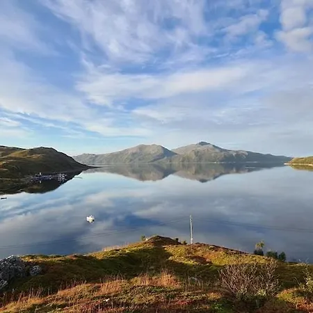 Discover The Ultimate Aurora Escape With A Cozy Outdoor Sauna And Hot Tub Karlsøy