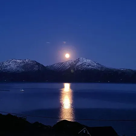Discover The Ultimate Aurora Escape With A Cozy Outdoor Sauna And Hot Tub Karlsøy