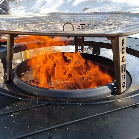 Discover The Ultimate Aurora Escape With A Cozy Outdoor Sauna And Hot Tub Dom wakacyjny