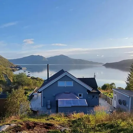 Discover The Ultimate Aurora Escape With A Cozy Outdoor Sauna And Hot Tub * Karlsøy