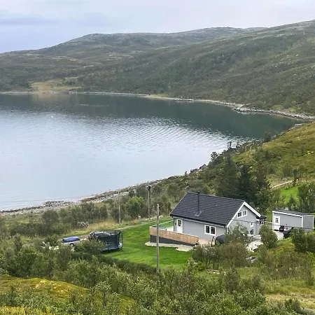 Discover The Ultimate Aurora Escape With A Cozy Outdoor Sauna And Hot Tub *
