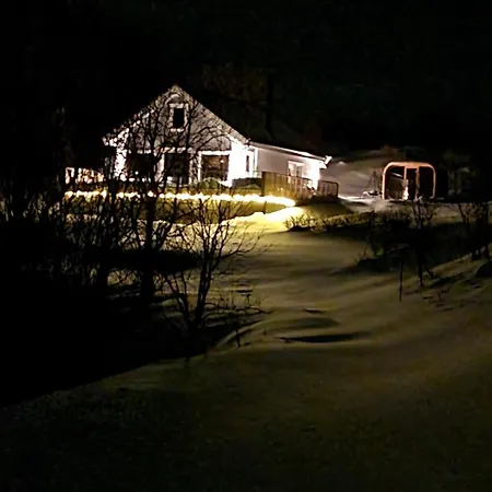 Discover The Ultimate Aurora Escape With A Cozy Outdoor Sauna And Hot Tub Dom wakacyjny Karlsøy