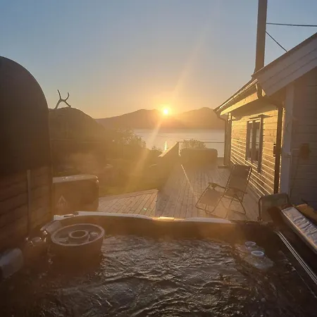 Discover The Ultimate Aurora Escape With A Cozy Outdoor Sauna And Hot Tub Karlsøy