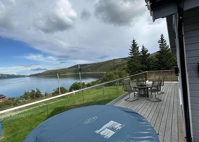 Discover The Ultimate Aurora Escape With A Cozy Outdoor Sauna And Hot Tub * Karlsøy
