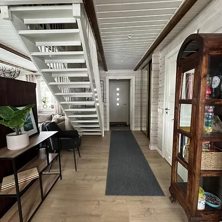 Discover The Ultimate Aurora Escape With A Cozy Outdoor Sauna And Hot Tub Σπίτι διακοπών Karlsøy