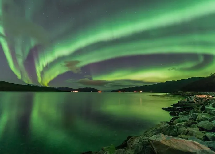 Hébergement de vacances Discover The Ultimate Aurora Escape With A Cozy Outdoor Sauna And Hot Tub