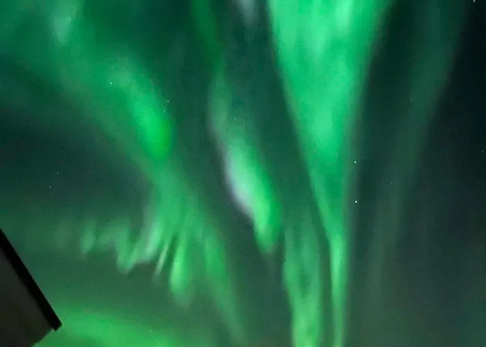 Discover The Ultimate Aurora Escape With A Cozy Outdoor Sauna And Hot Tub Hébergement de vacances