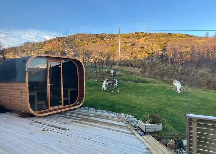 Hébergement de vacances Discover The Ultimate Aurora Escape With A Cozy Outdoor Sauna And Hot Tub Karlsøy
