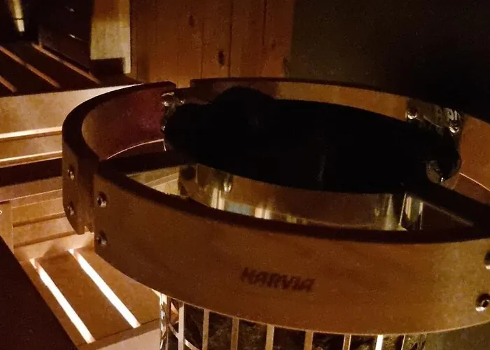 Discover The Ultimate Aurora Escape With A Cozy Outdoor Sauna And Hot Tub * Karlsøy